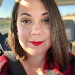 Meet your Posher, Laura